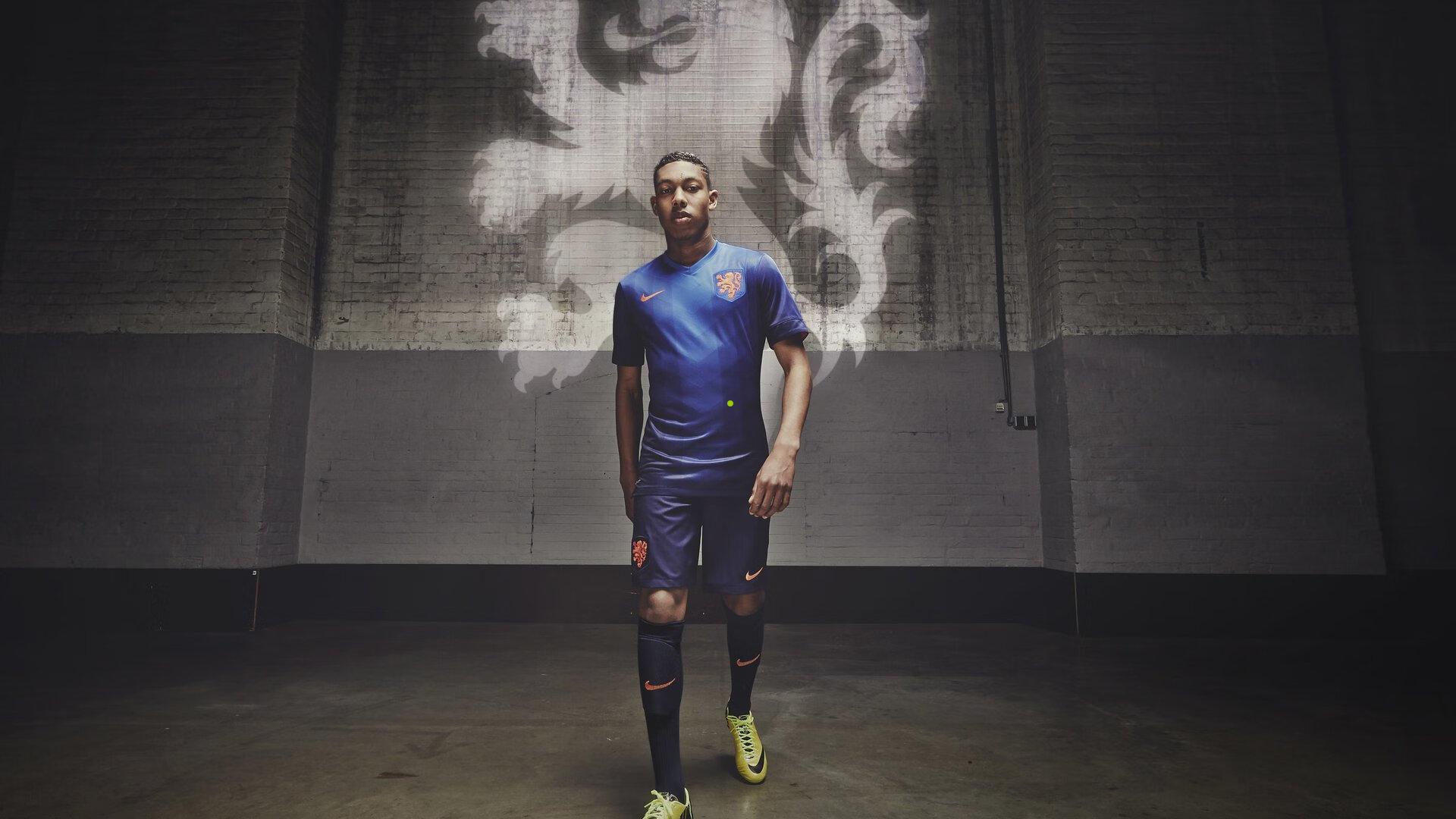 国少队9比0狂胜幕后揭秘，杨晨低调战术‘骗’过全场