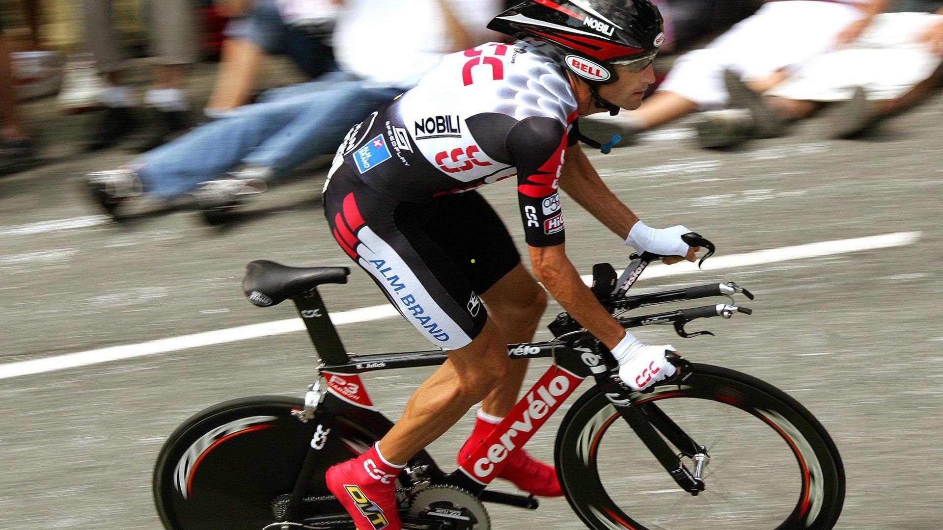 搏命战中的黑手，戈贝尔惨遭眼部重击，马威二级恶犯引爆驱逐风波